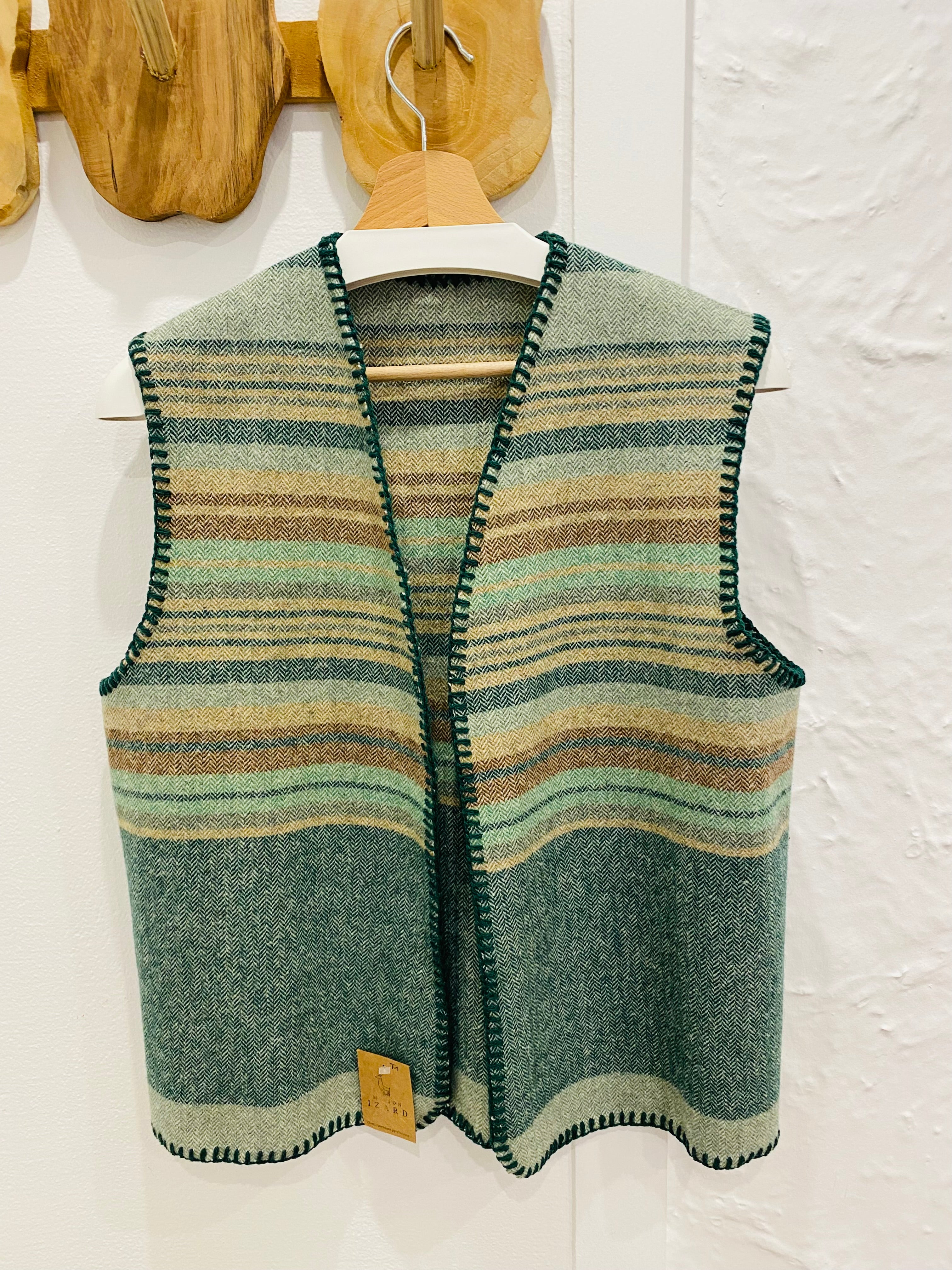 Gilet sans manche laine recyclée francaise, bayadère à rayures vert sapin, made in france, Pyrénées