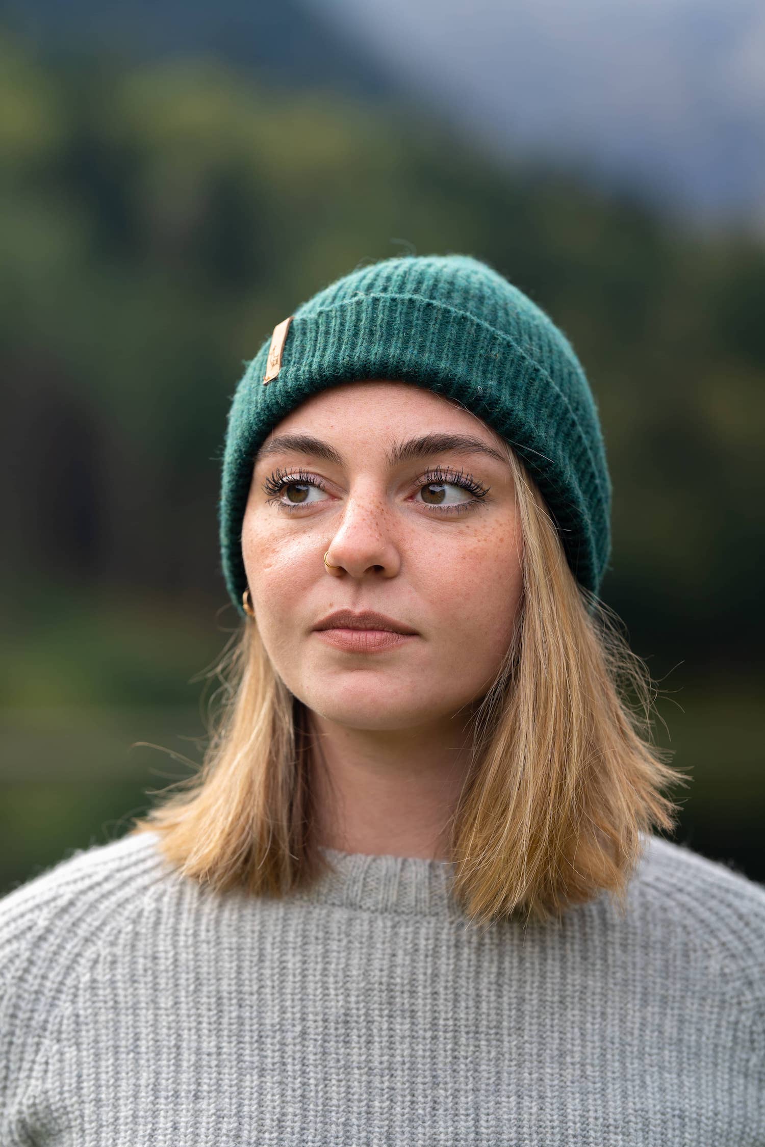 bonnet femme éthique et responsable, vert, en laine des Pyrénées et coton recyclé ♻️, made in France 🇫🇷, maison izard