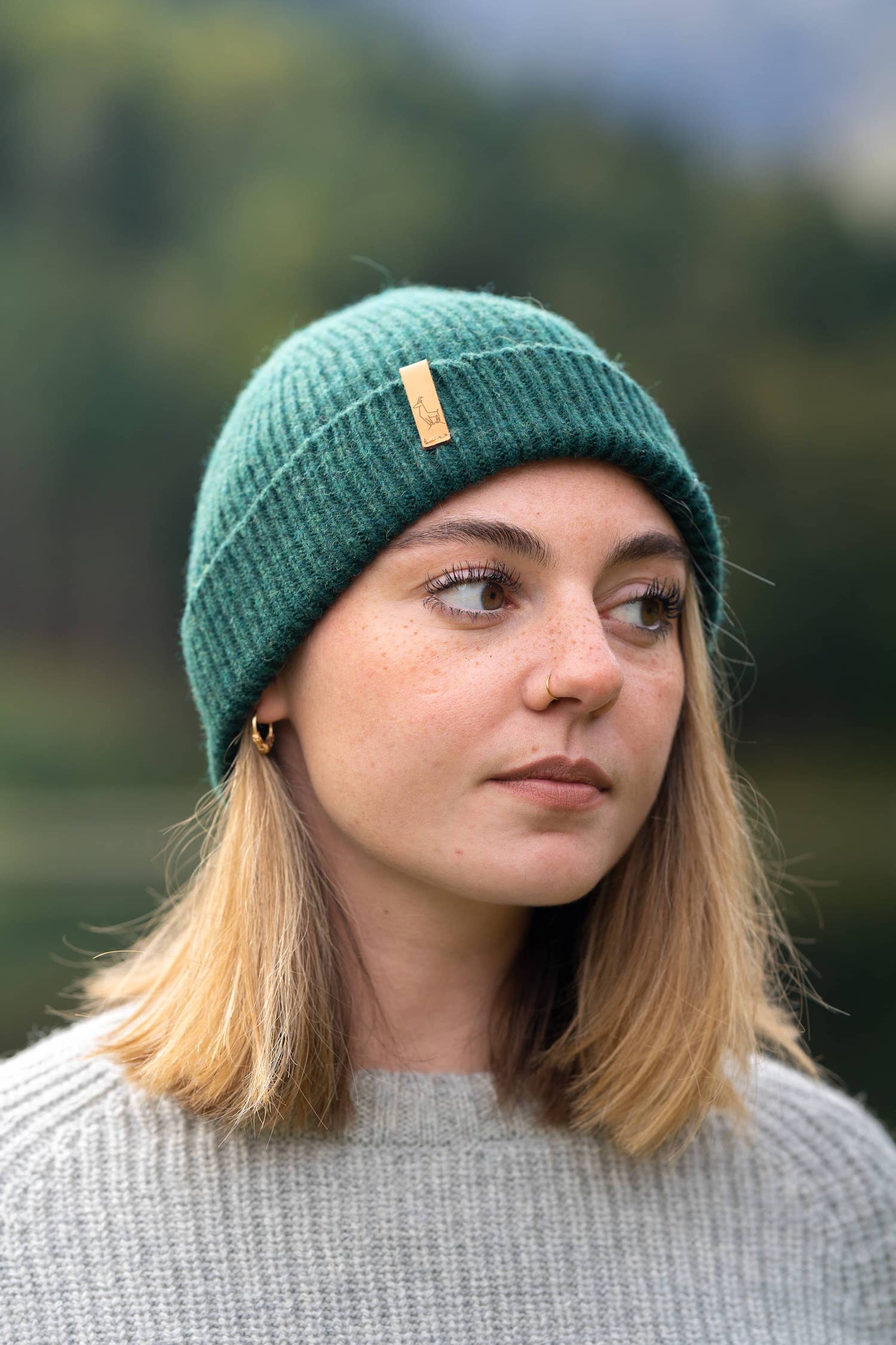 bonnet femme éthique et responsable, vert, en laine des Pyrénées et coton recyclé ♻️, made in France 🇫🇷, maison izard