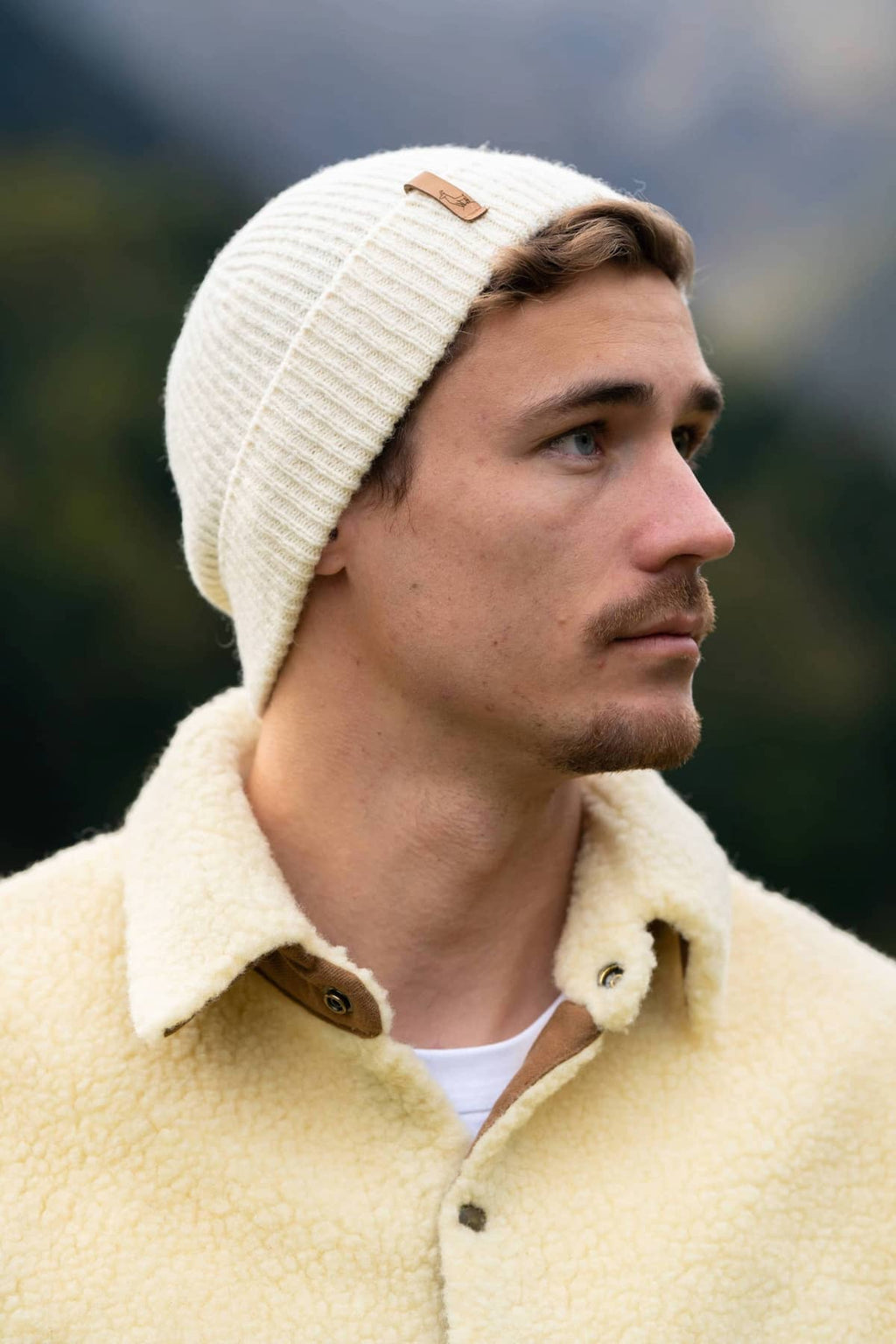 bonnet homme éthique et responsable, écru blanc, en laine des Pyrénées et coton recyclé, made in France, maison izard