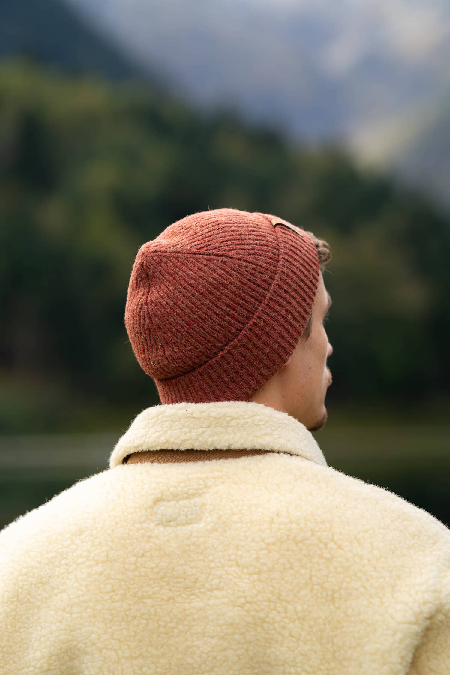 bonnet homme éthique et responsable, cognac, rouge brique, rouille, en laine des Pyrénées et coton recyclé ♻️, made in France 🇫🇷, maison izard