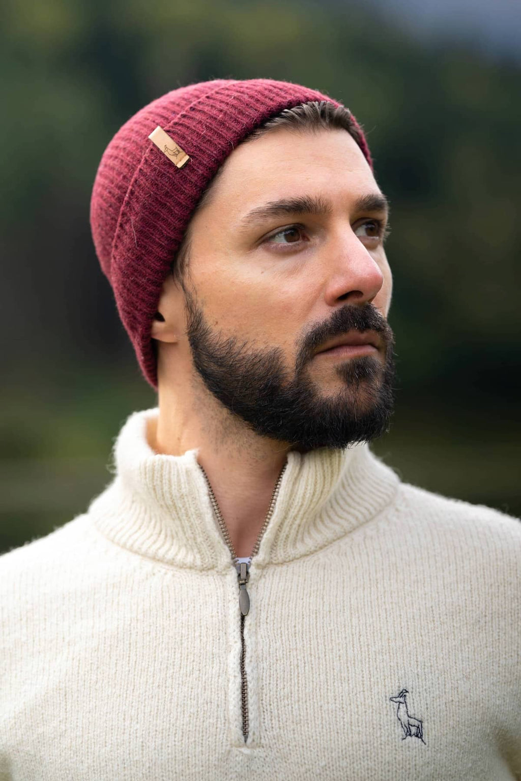 bonnet homme éthique et responsable, rouge bordeaux, en laine des Pyrénées et coton recyclé, made in France, maison izard