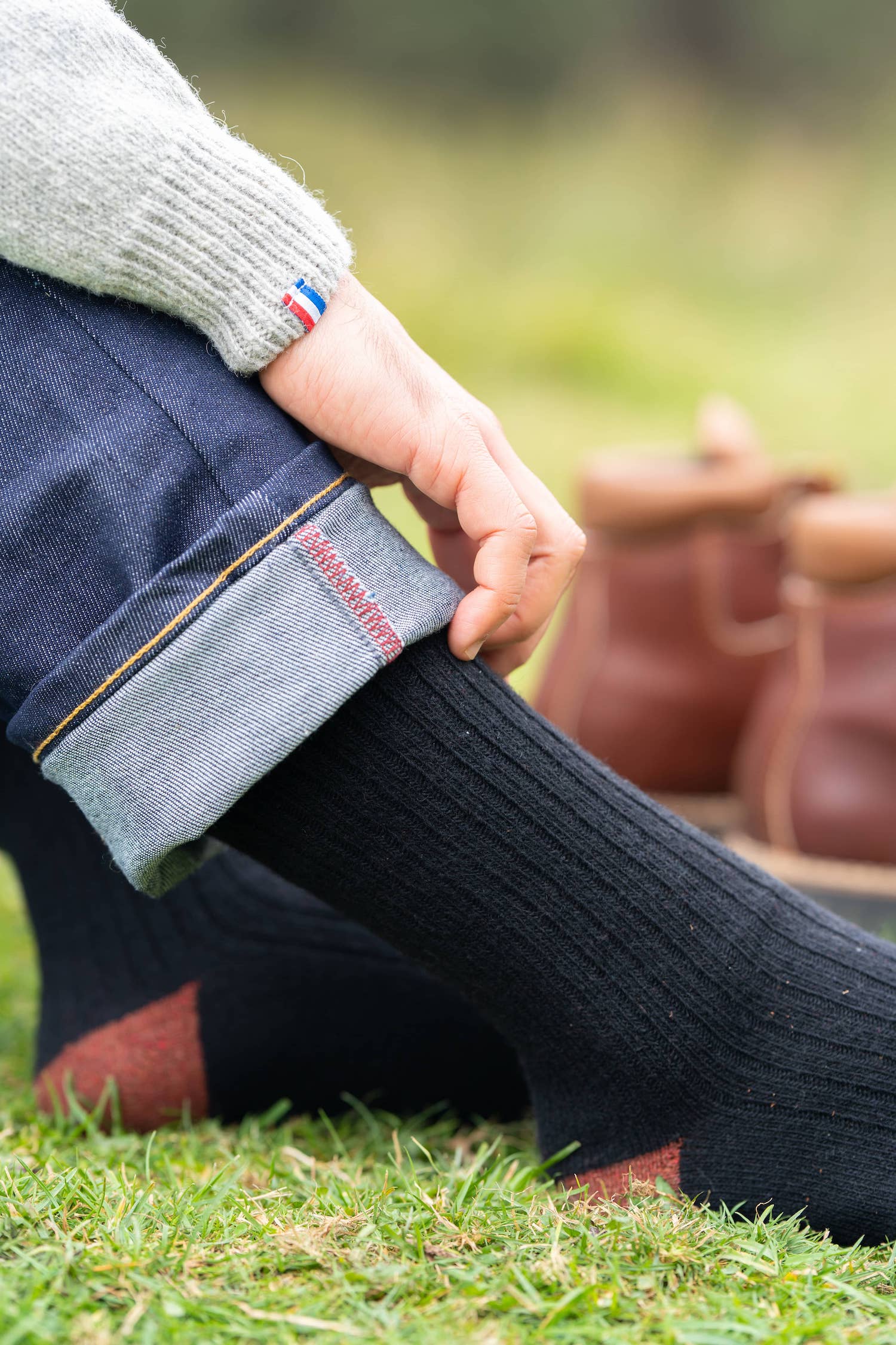 chaussettes en laine éthiques et responsables, noir et cognac, en laine des Pyrénées et coton recyclé, made in France, maison izard