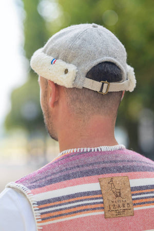 bonnet docker, gris clair, toison, laine des Pyrénées, made in France, maison izard