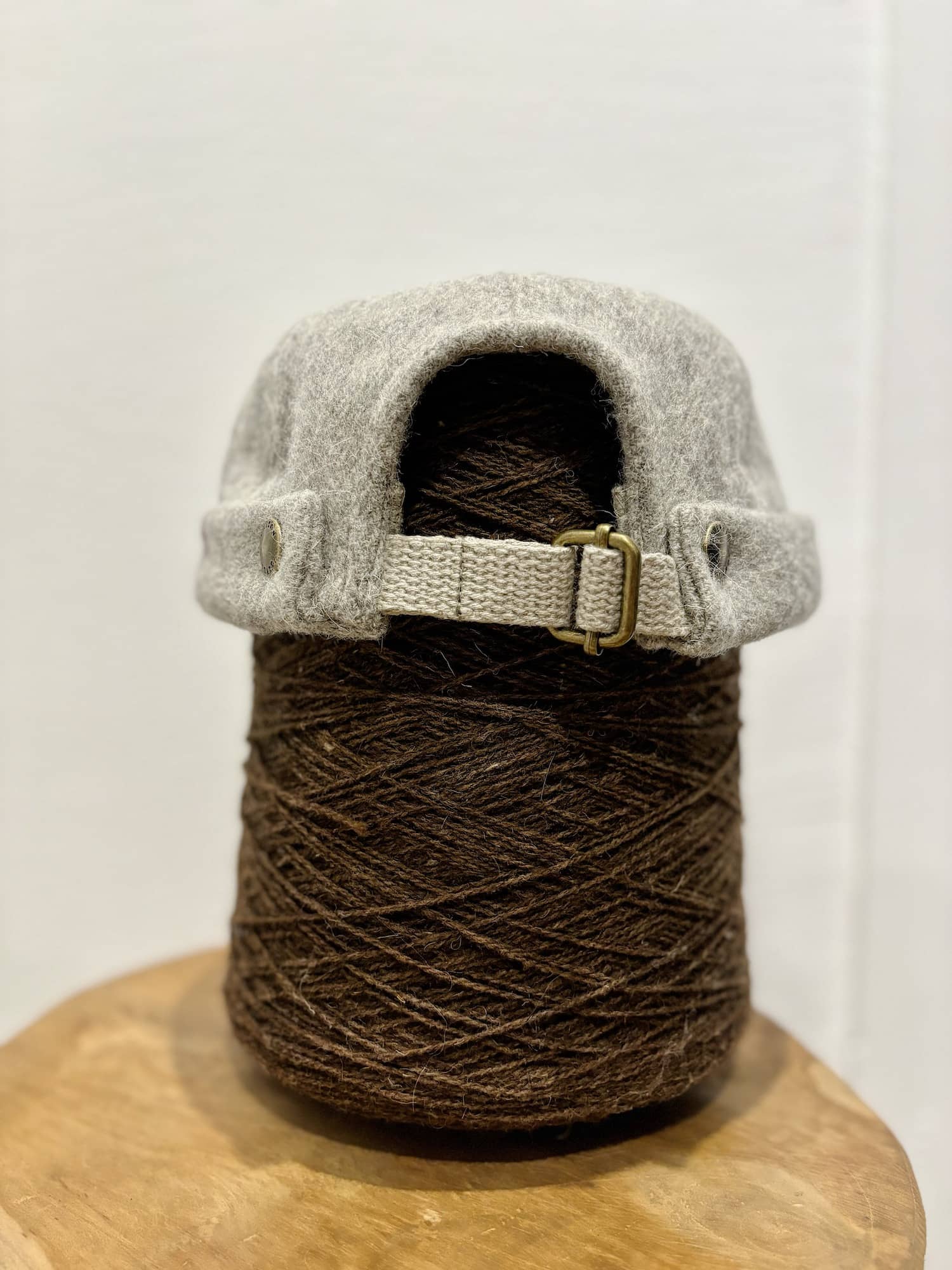 bonnet docker, gris clair, laine des Pyrénées, made in France, maison izard