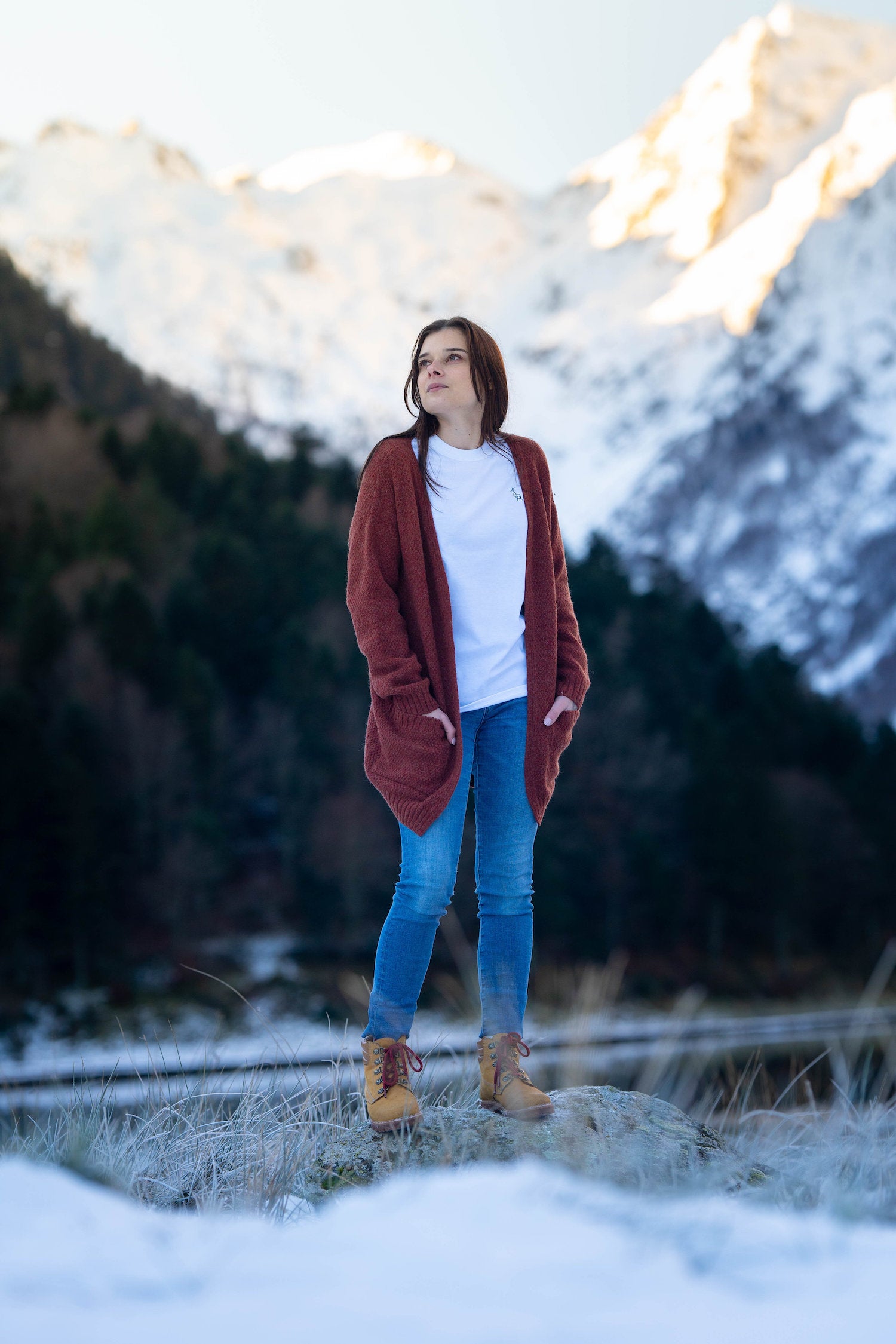 gilet femme éthique et responsable, cognac, en laine des Pyrénées et coton recyclé, made in France, maison izard