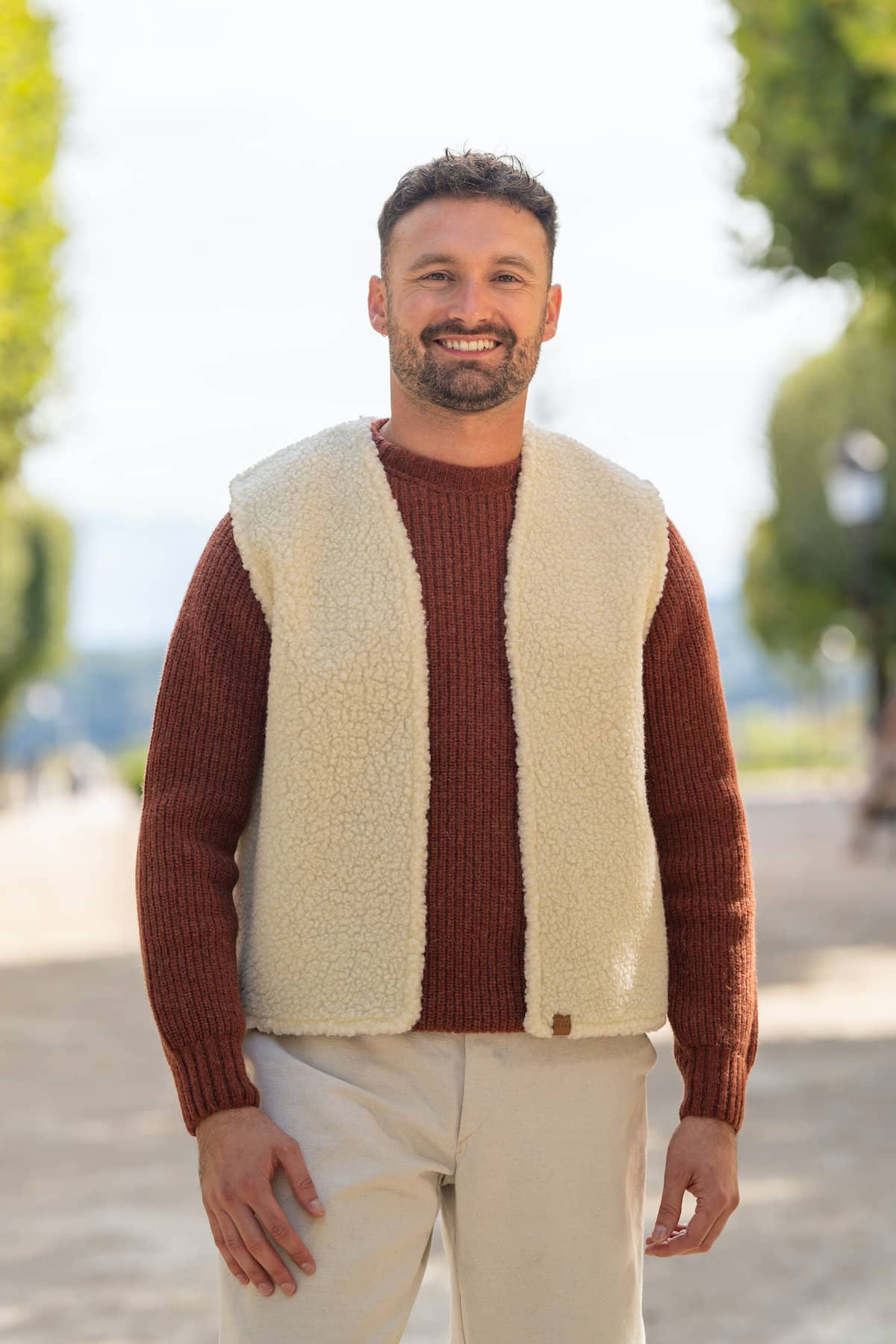 gilet mouton sans manches homme, laine française, blanc écru, made in france, pyrénées, maison izard