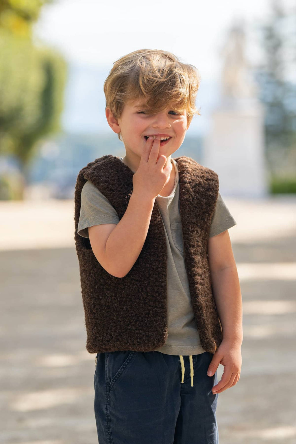 gilet mouton sans manches enfant, laine des Pyrénées, marron, made in France, Pyrénées, Maison Izard