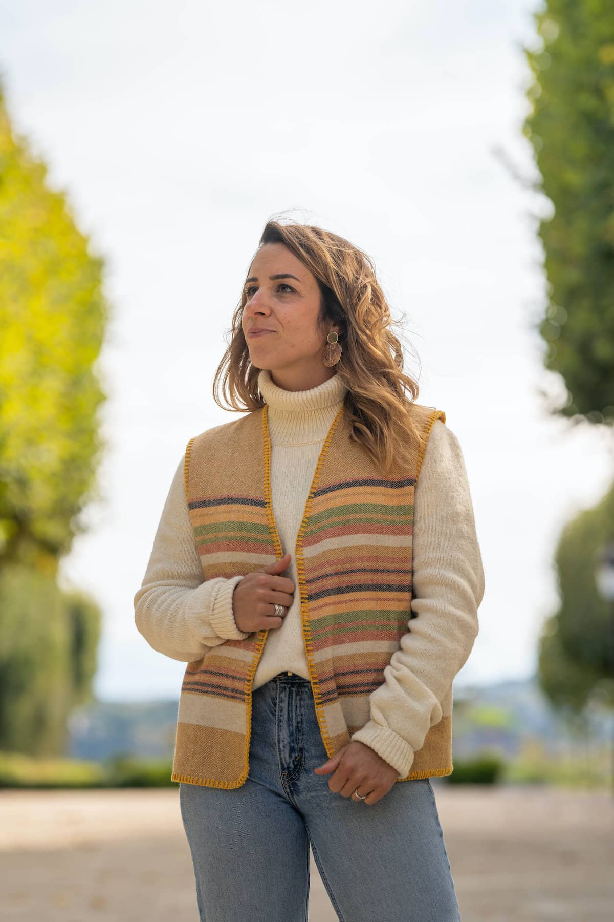 Gilet sans manche laine recyclée francaise, femme, bayadère à rayures jaune ocre, made in france, Pyrénées