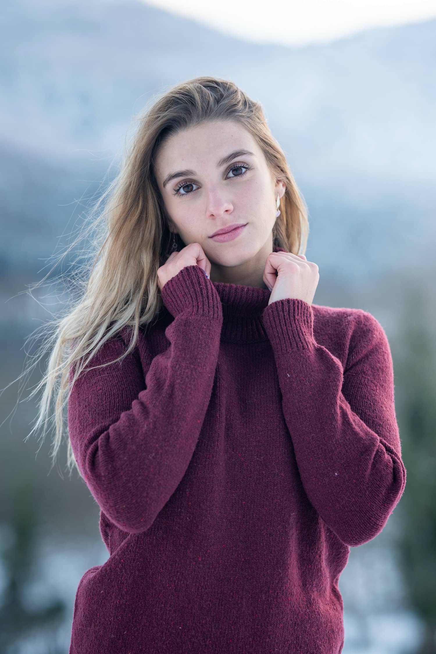 pull éthique femme, col roulé, coupe droite, rouge bordeaux, en laine des Pyrénées et coton recyclé, made in France, maison izard