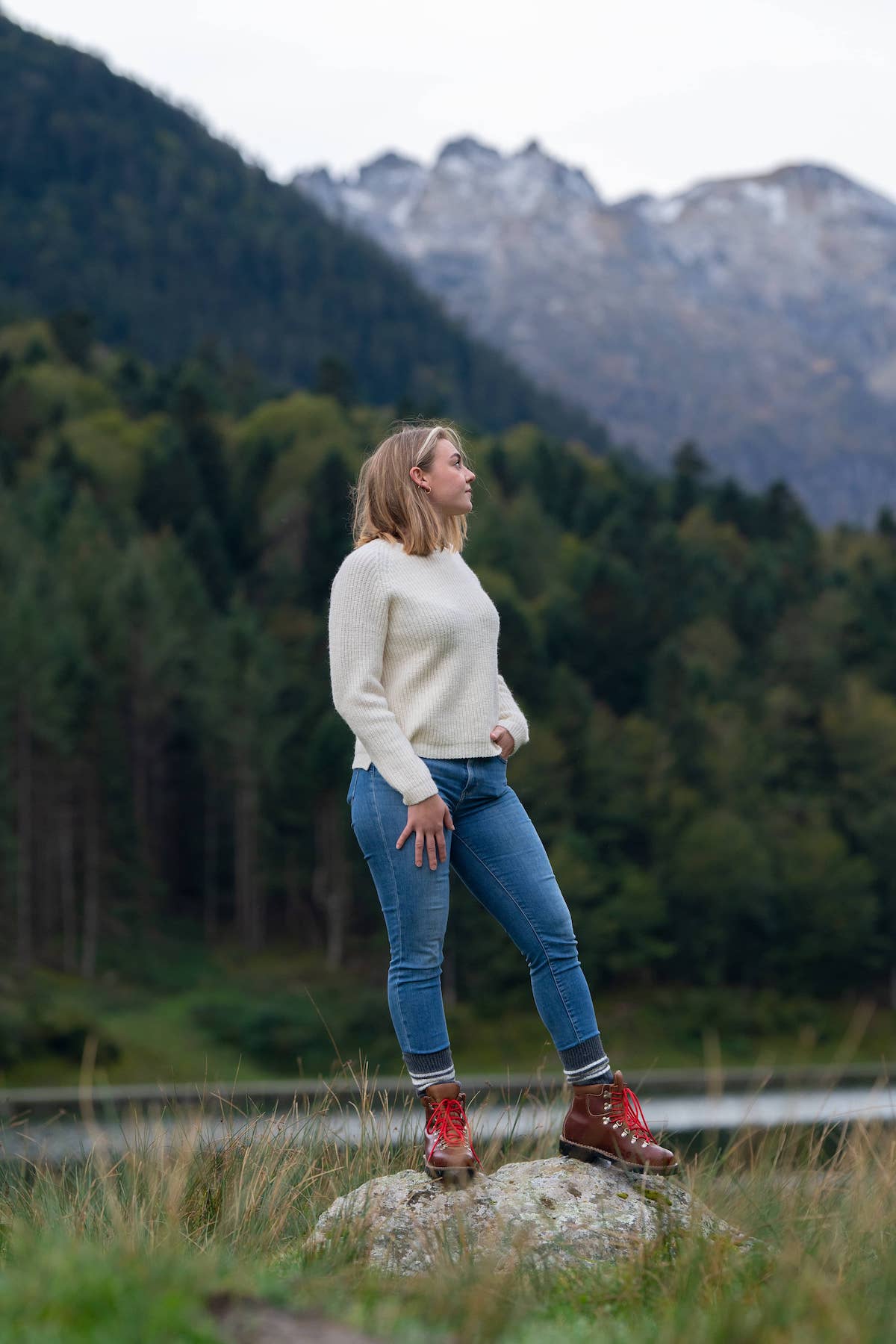 Pull éthique et responsable femme Néou, raglan à cote, écru blanc, en laine des Pyrenées et coton recycle Maison Izard made in France