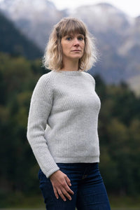 pull femme néou, raglan à cote, éthique et responsable, gris clair, en laine des Pyrénées et coton recyclé, made in France, maison izard