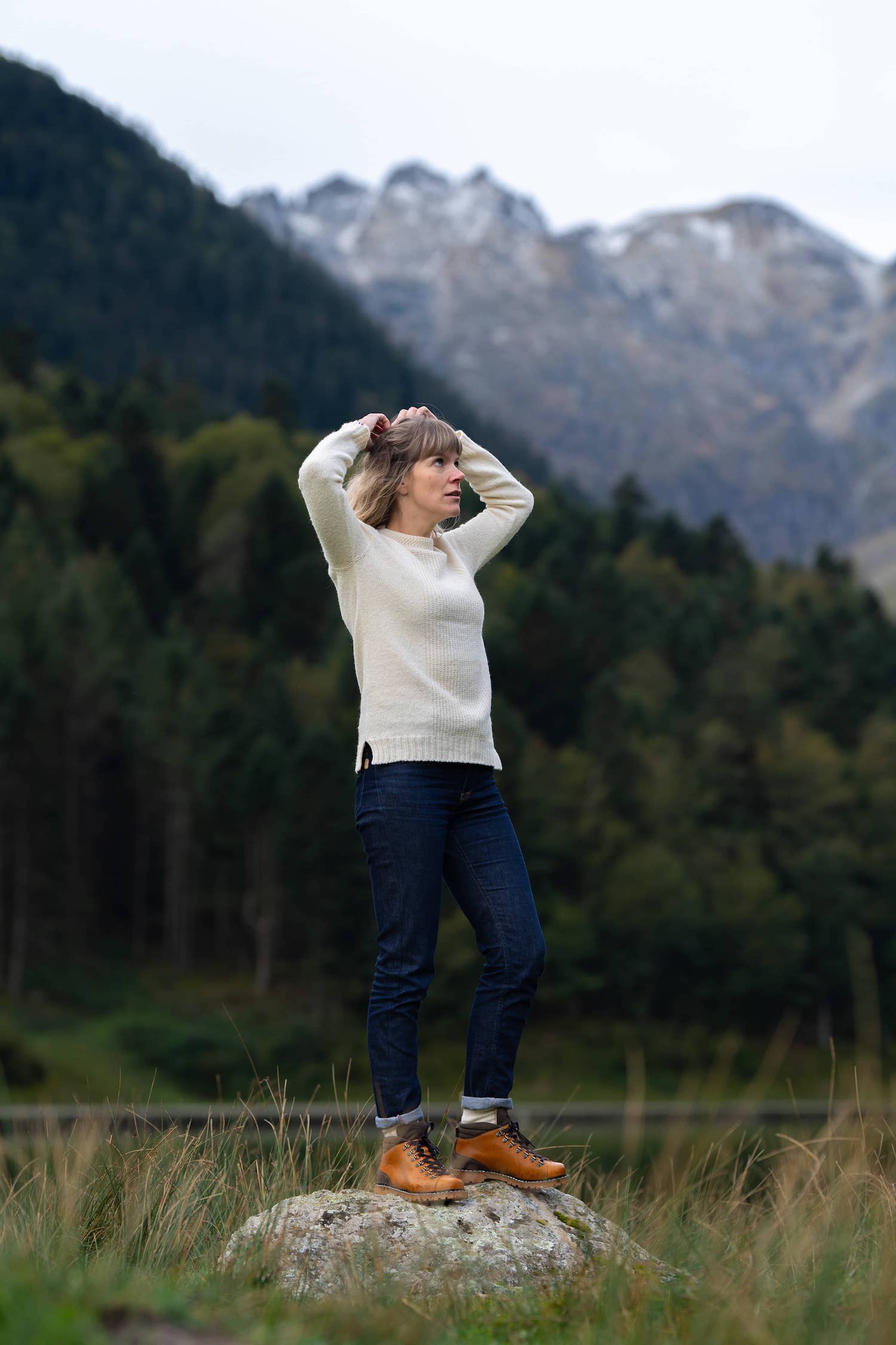 pull femme éthique et responsable blanc écru, en laine des Pyrénées et coton recyclé, made in France, maison izard