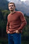 pull éthique homme col rond cognac, rouge brique, rouille, en laine des Pyrénées et coton recyclé, made in France, maison izard