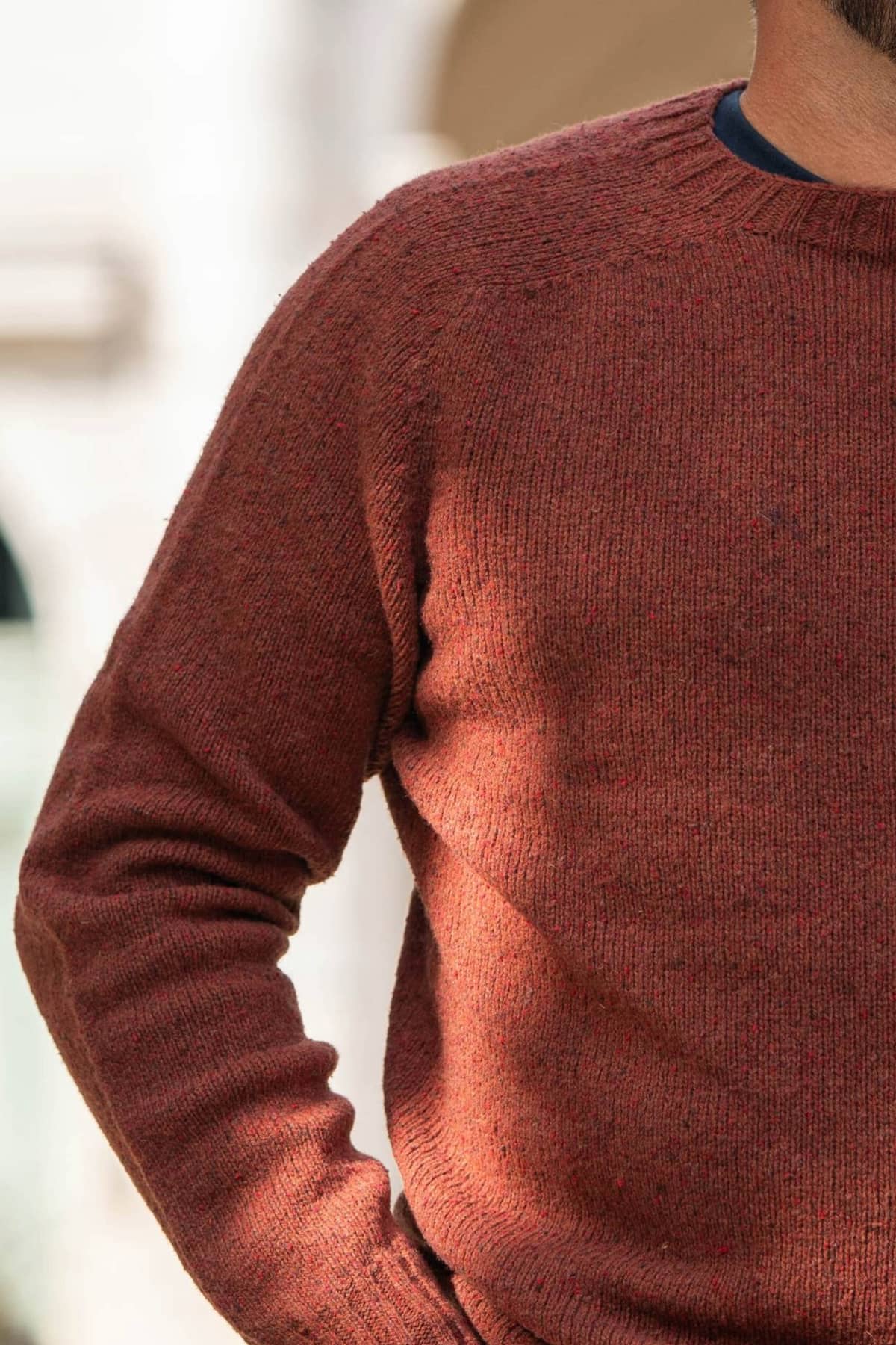 pull éthique homme col rond, coupe oversize, manches marteaux, cognac, en laine des Pyrénées et coton recyclé, made in France, maison izard