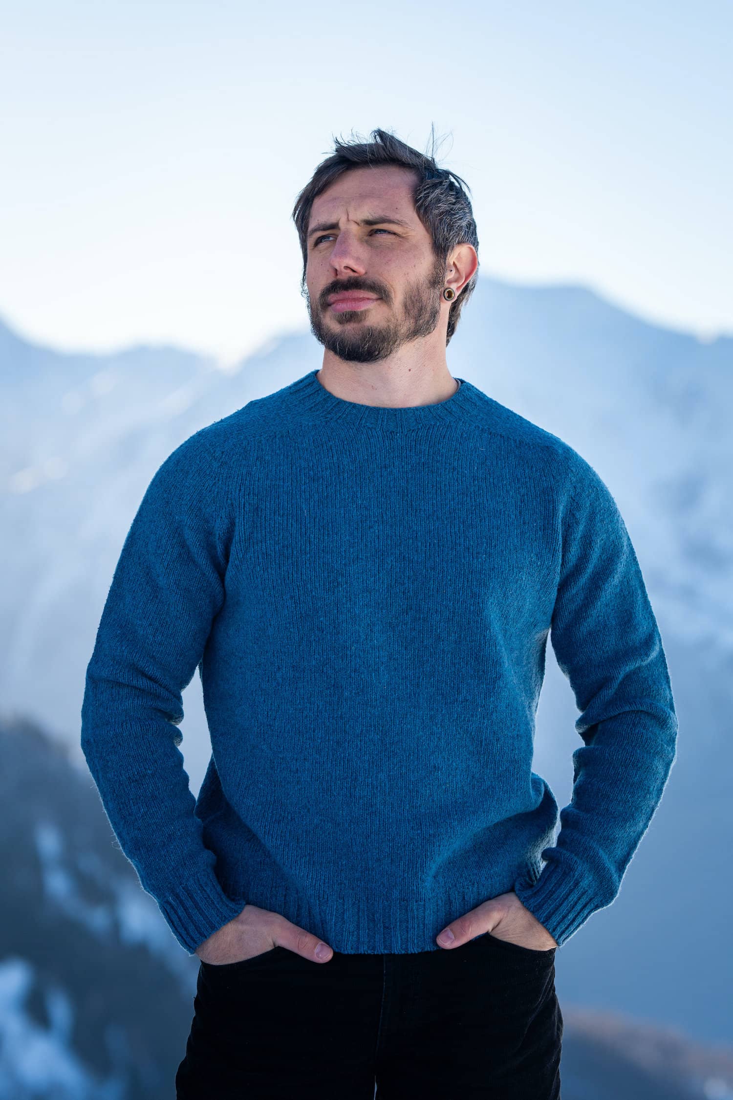 pull éthique homme col rond, coupe oversize, manches marteaux, bleu océan, en laine des Pyrénées et coton recyclé, made in France, maison izard