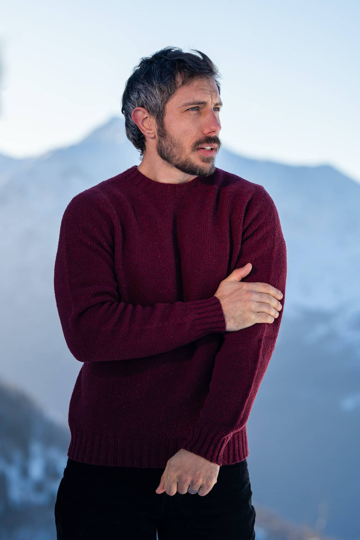 pull éthique homme col rond, coupe oversize, manches marteaux, rouge bordeaux, en laine des Pyrénées et coton recyclé, made in France, maison izard